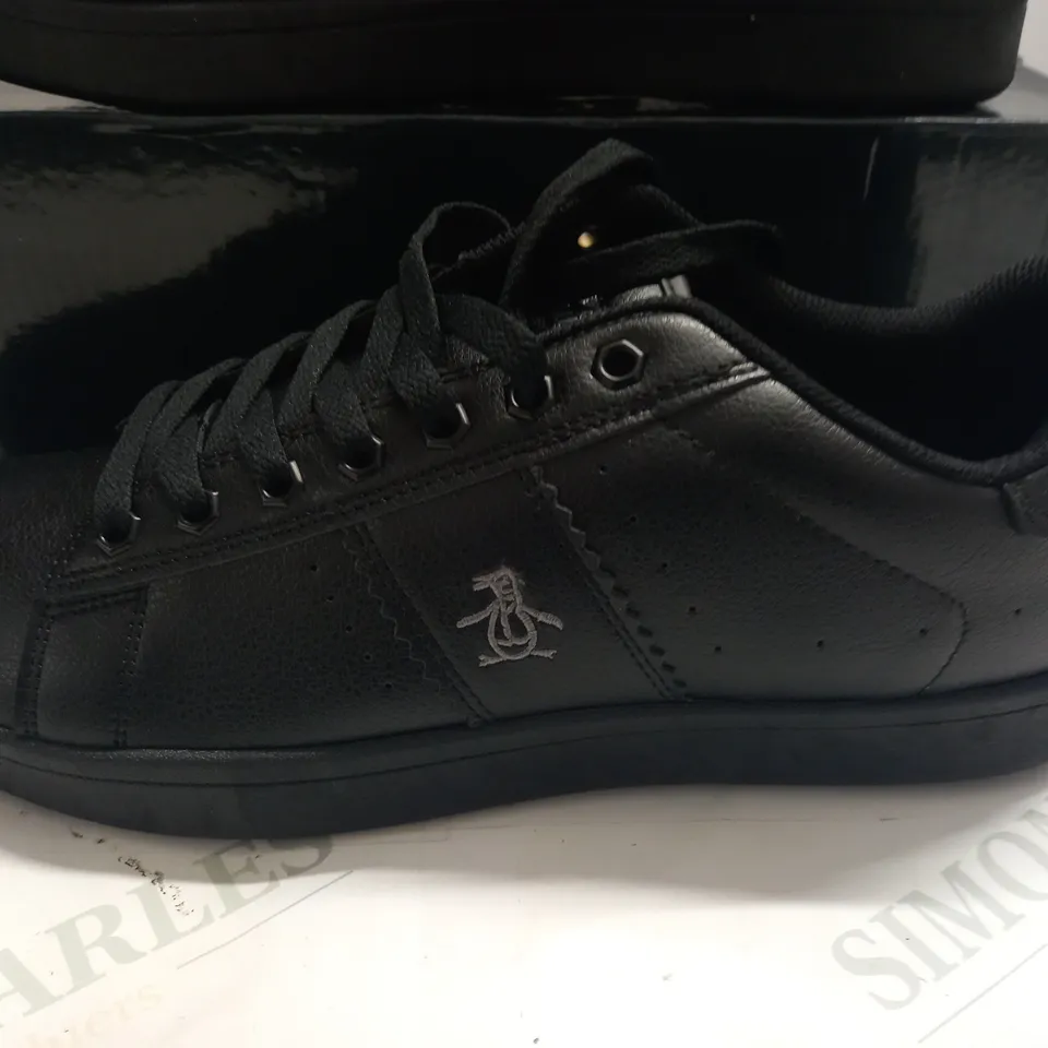 BOXED PAIR OF PENGUIN STEADMAN BLACK MONO TRAINERS - 10