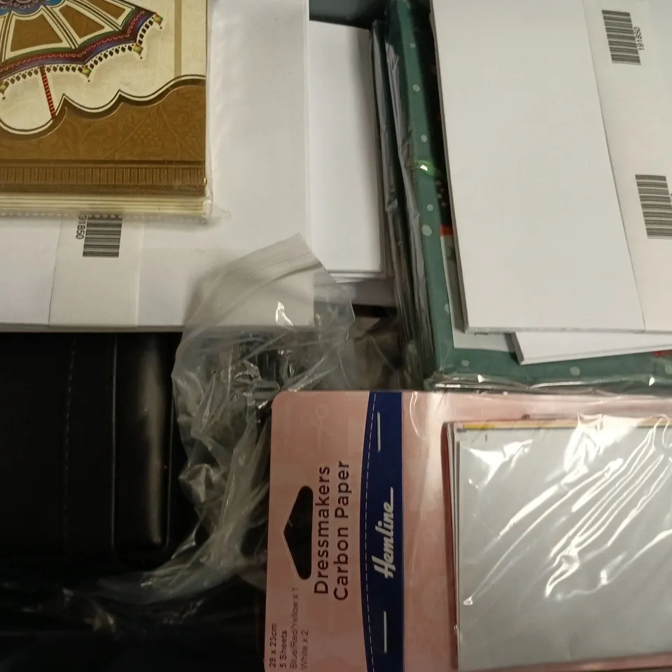 APPROXIMATELY 10 ASSORTED HOUSEHOLD ITEMS TO INCLUDE DOUBLE SIDED TAPE, HARDWARE TOOLS, ETC