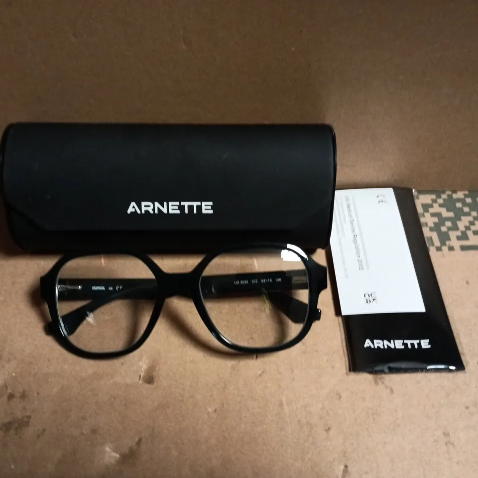 ARNETTE BLACK FRAMED GLASSES WITH HARD CASE 