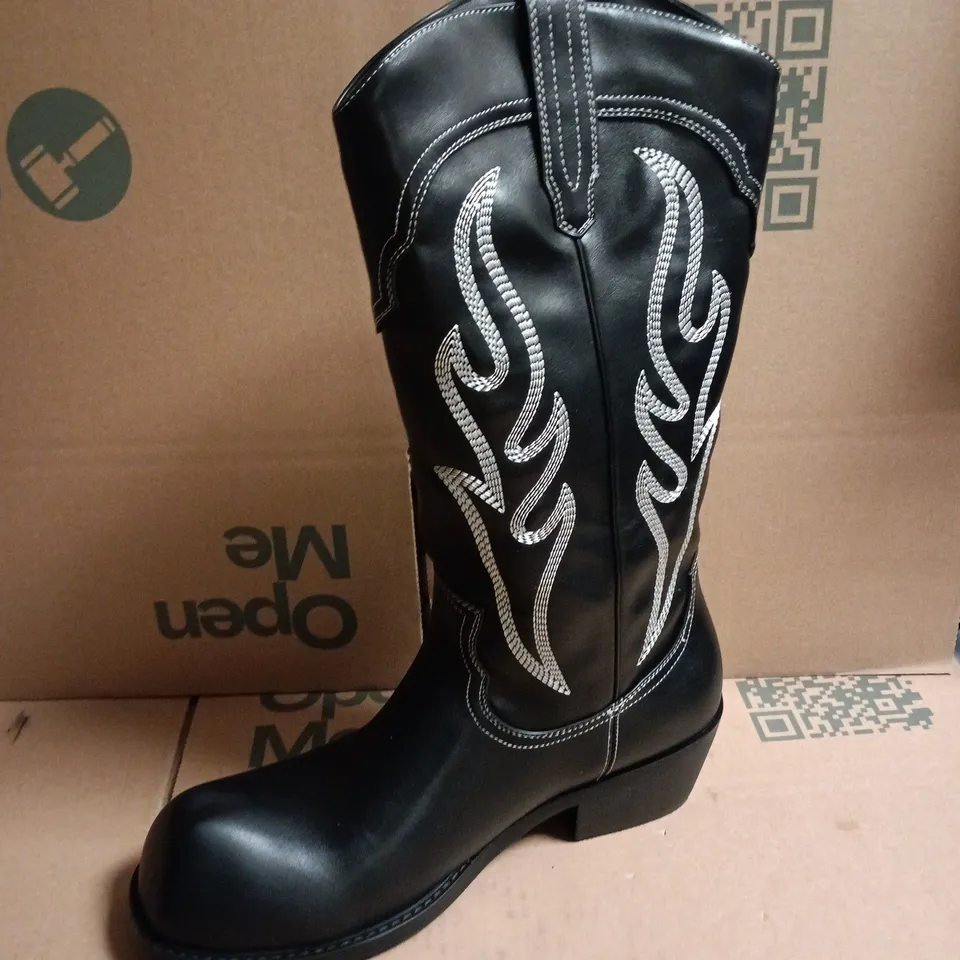 BOXED KOI CRYPTEK MEN'S SNUB NOSE TALL COWBOY BOOTS – BLACK, UK 9