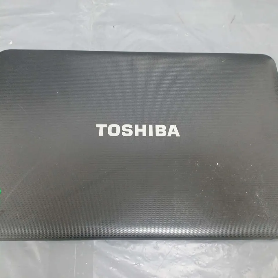 TOSHIBA SATELLITE C850-1MC	15 INCH PENTIUM B960 2.20GHZ