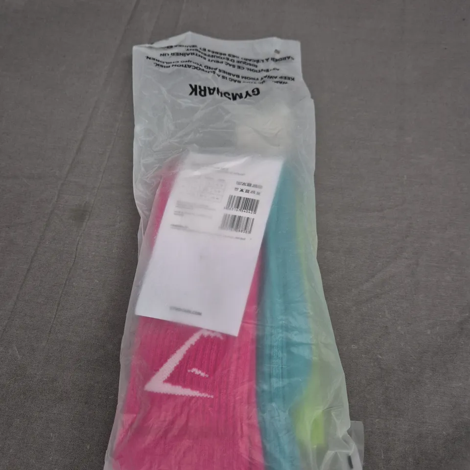 GYMSHARK CREW SOCKS - X3