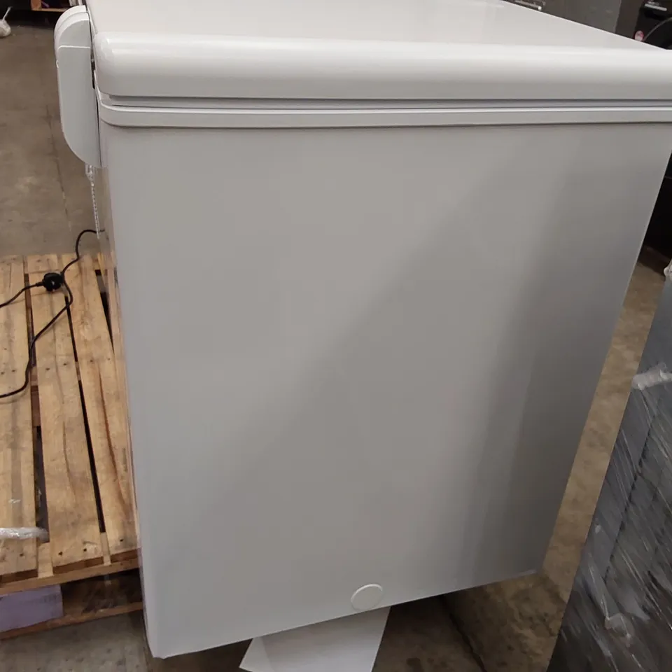 HAIER HCE519F FREESTANDING CHEST FREEZER, 519L TOTAL CAPACITY, WITH COUNTER BALANCE LID, WHITE, F RATED