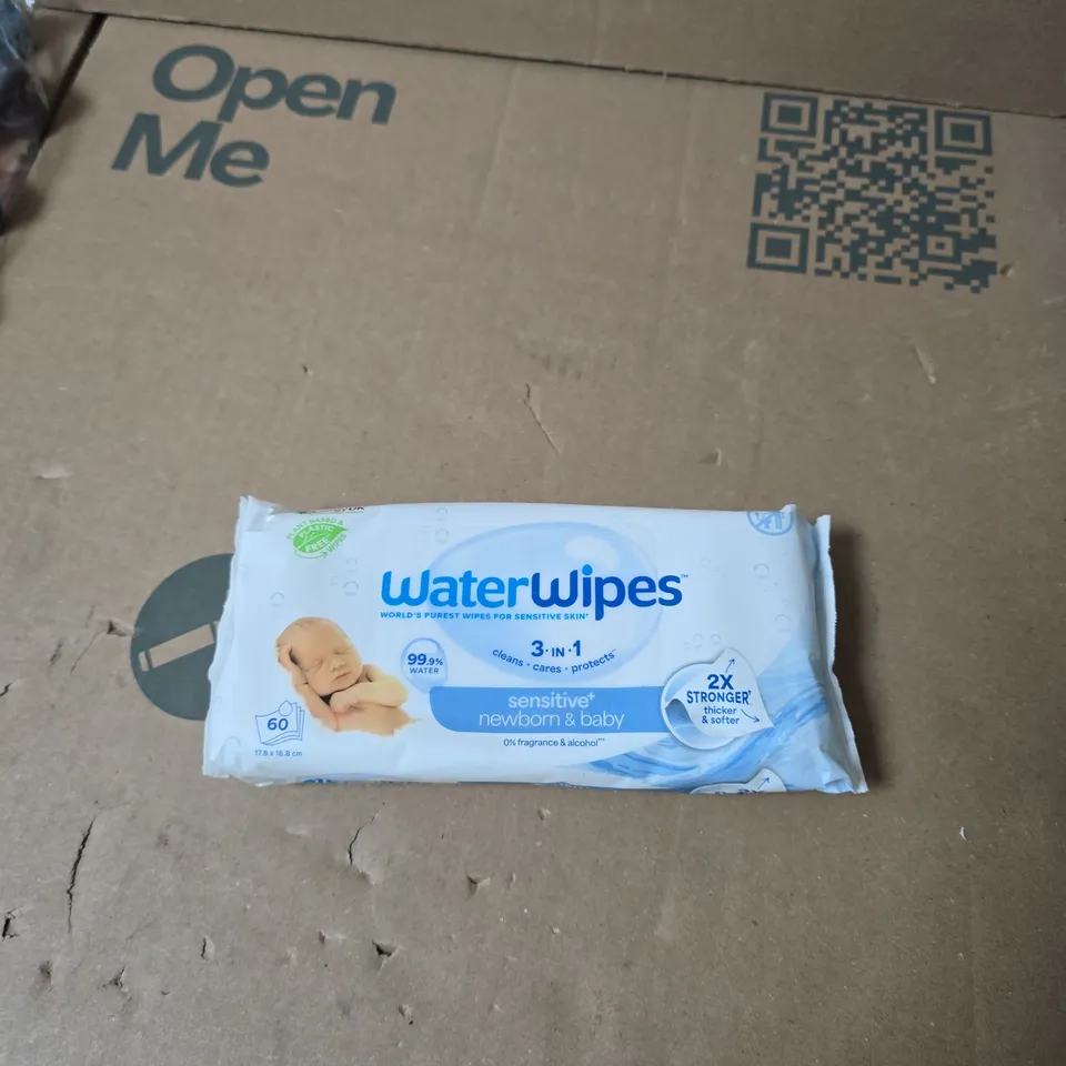 APPROXIMATELY 15 ASSORTED HOUSEHOLD ITEMS INCLUDING NO NEED FOR NAILS , WATER WIPES AND ASSORTED PLASTIC PEGS