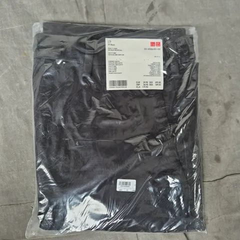 UNIQLO SLIM FIT CHINO TROUSERS, BLACK, UK 34 (34X32)