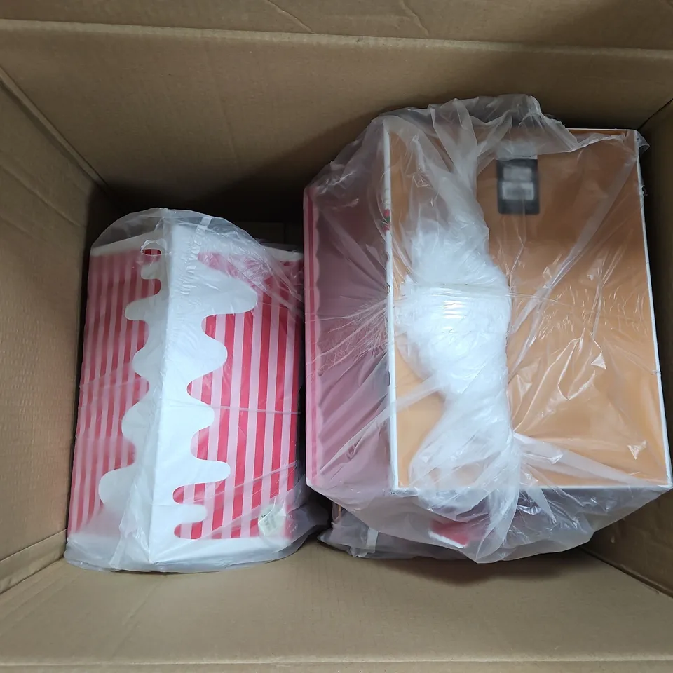 4 FESTIVE FUNLAND GINGERBREAD HOUSE SHAPED STORAGE BOXES