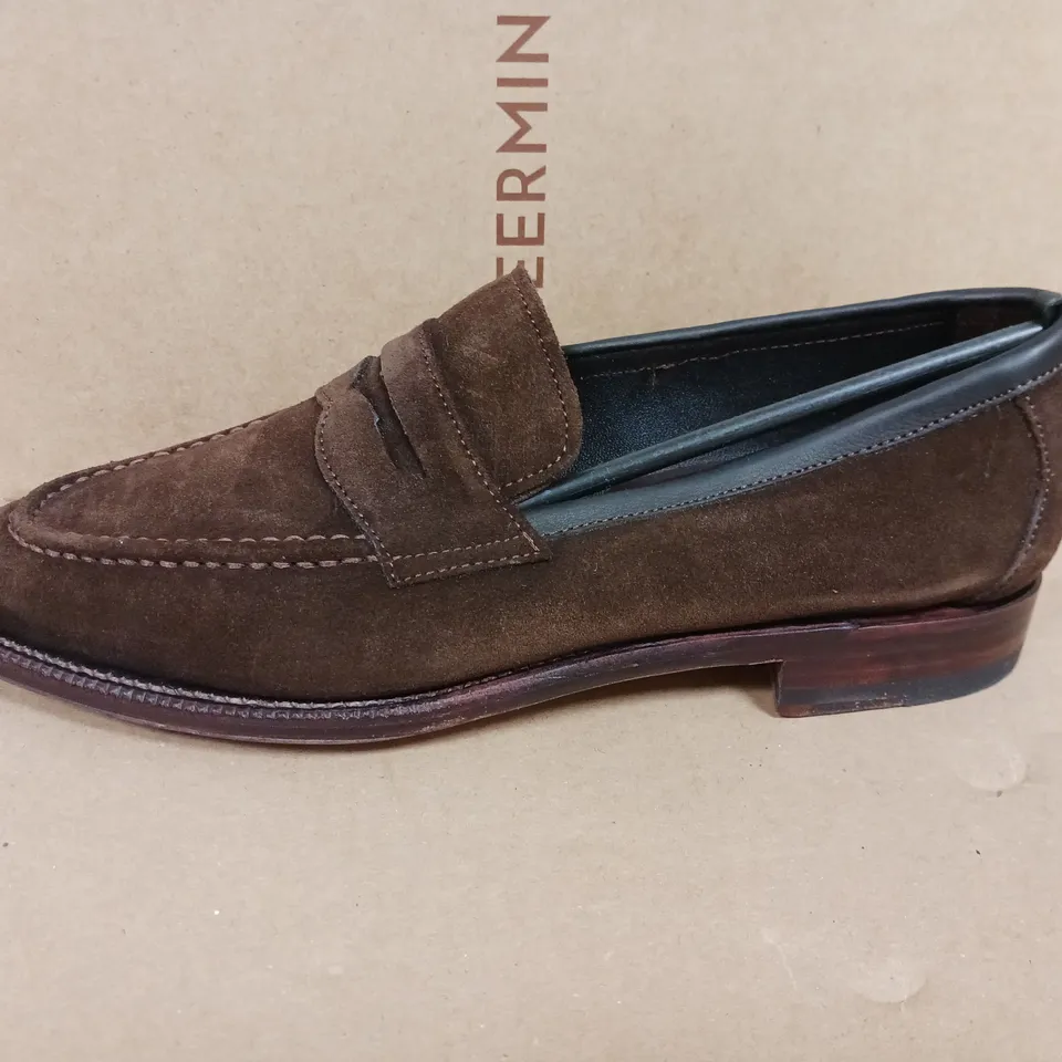 BOX PAIR OF MEERMIN SUPERBUCK SHOE IN DARK BROWN - 5 E