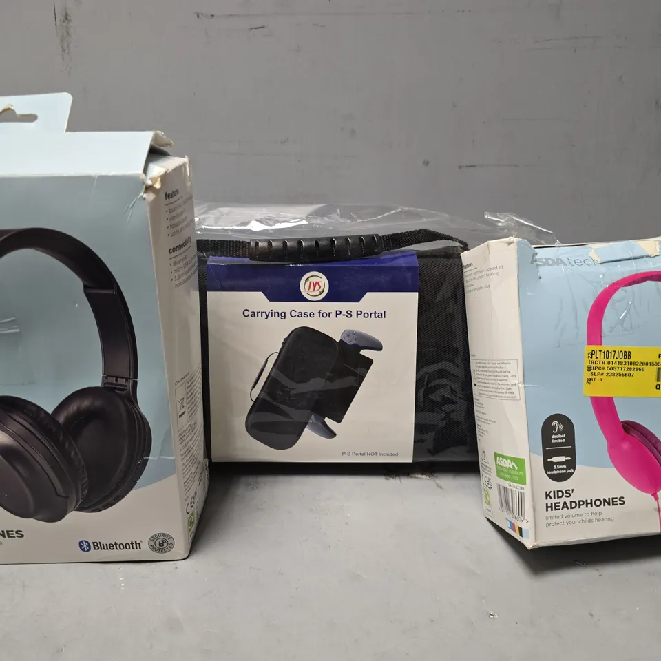 BOX OF APPROXIMATELY 6 ASSORTED ITEMS TO INCLUDE - CARRYING CASES FOR P-S PORTABLE , KIDS HEADPHONES ETC