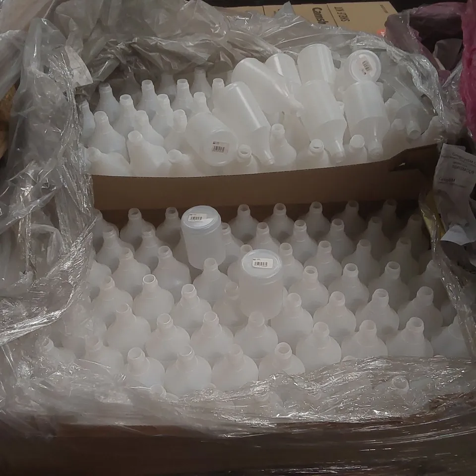 PALLET CONTAINING A VERY LARGE QUANTITY OF 750ML SPRAY BOTTLES - NO TOPS