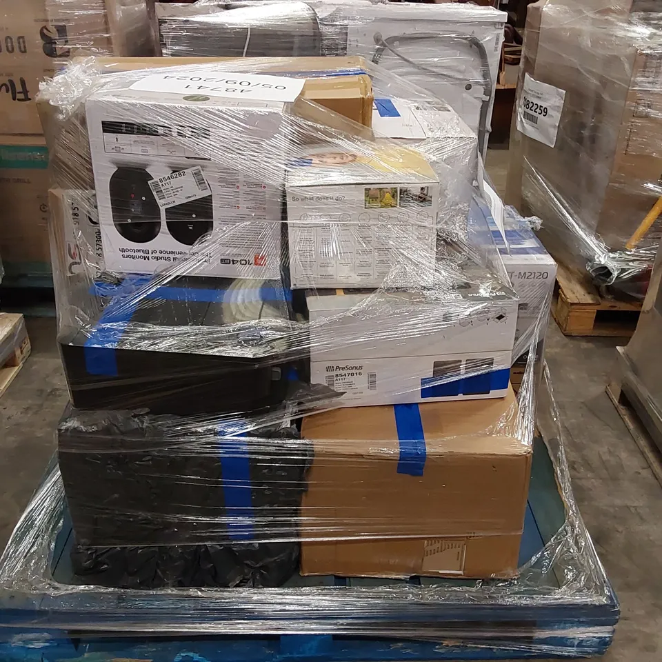 PALLET OF APPROXIMATELY 12 UNPROCESSED RAW RETURN HOUSEHOLD AND ELECTRICAL GOODS TO INCLUDE;
