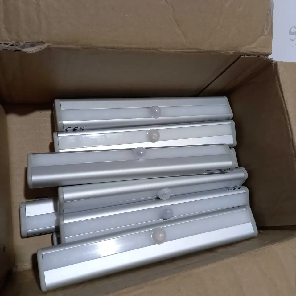 BOXED SFIXX BRUSHED ALUMINIUM PIR MOTION SENSOR LIGHTS DUO