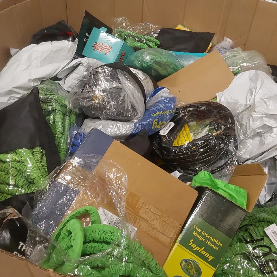 PALLET TO CONTAIN A LARGE ASSORTMENT OF GARDEN HOSE PRODUCTS
