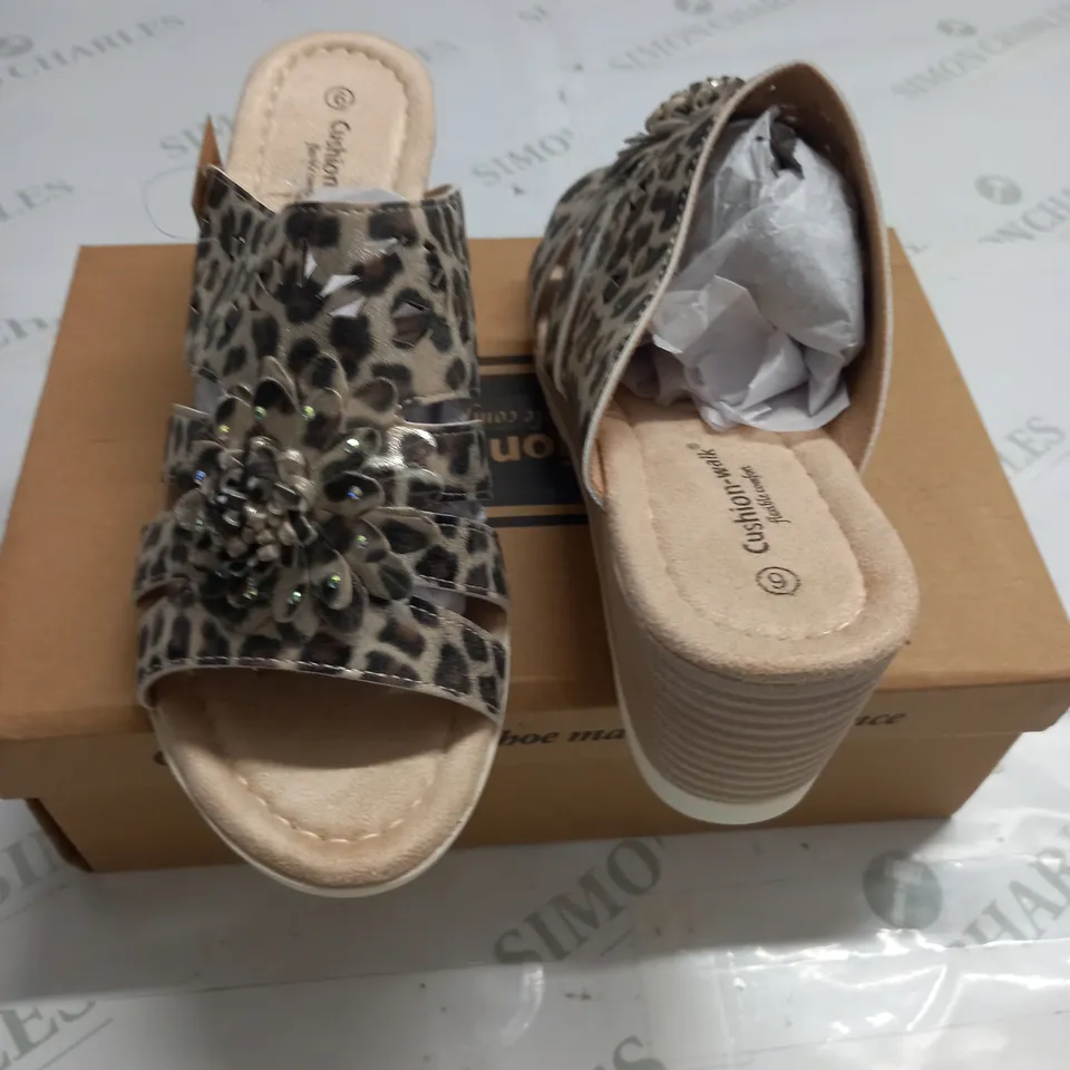 BOXED CUSHION WALK CHESTNUT LEOPARD PRINT PLATFORM SANDALS - SIZE 6
