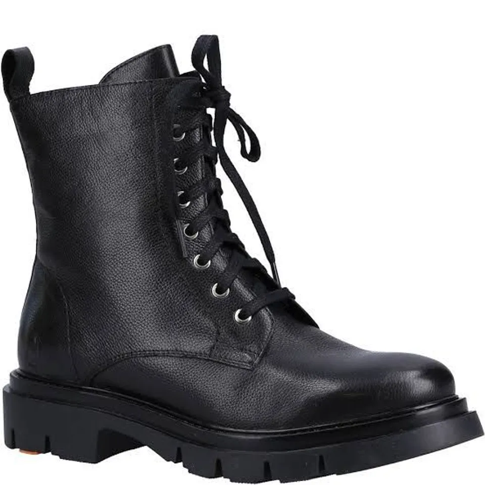 BOXEED PAIR OF HUSH PUPPIE RHEA PATENT LACE BOOTS - SIZE 7