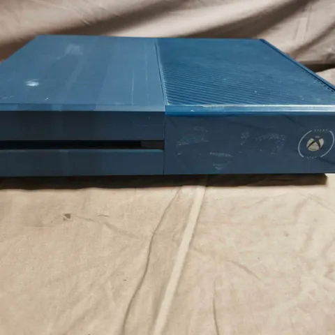 XBOX ONE CONSOLE – MODEL 1540, BLUE