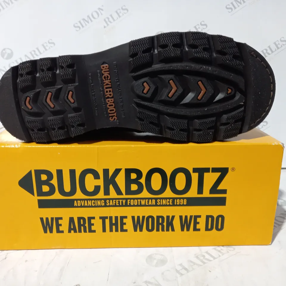 BOXED PAIR OF BUCKBOOTZ SAFETY BOOTS IN BROWN UK SIZE 9