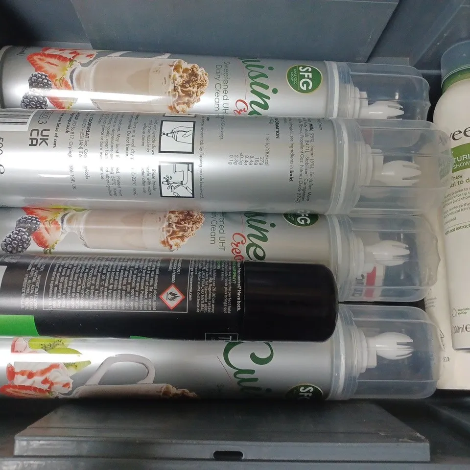 APPROXIMATELY 10 ASSORTED AEROSOLS TO INCLUDE SOUDAL GLASS & MIRROR FOAM CLEANER, SFG CUISINE CREAM, TRESEMME HAIRSPRAY, ETC - COLLECTION ONLY
