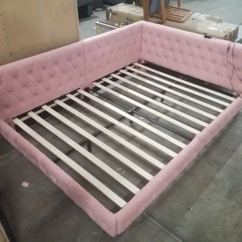 UK DOUBLE (4'6) TEDDY FLEECE UPHOLSTERED DAYBED WITH LED LIGHTS & USB-C CHARGING, L-SHAPED SOFA BED FRAME, PINK & WHITE, 135×190CM