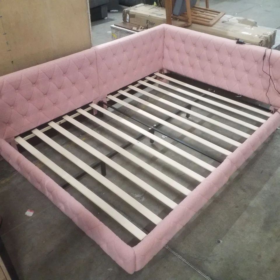 UK DOUBLE (4'6) TEDDY FLEECE UPHOLSTERED DAYBED WITH LED LIGHTS & USB-C CHARGING, L-SHAPED SOFA BED FRAME, PINK & WHITE, 135×190CM 