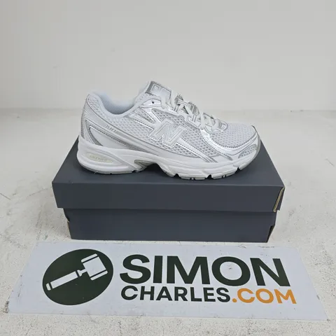 BOXED PAIR OF NEW BALANCE 740 TRAINERS IN WHITE/SILVER - UK 4.5