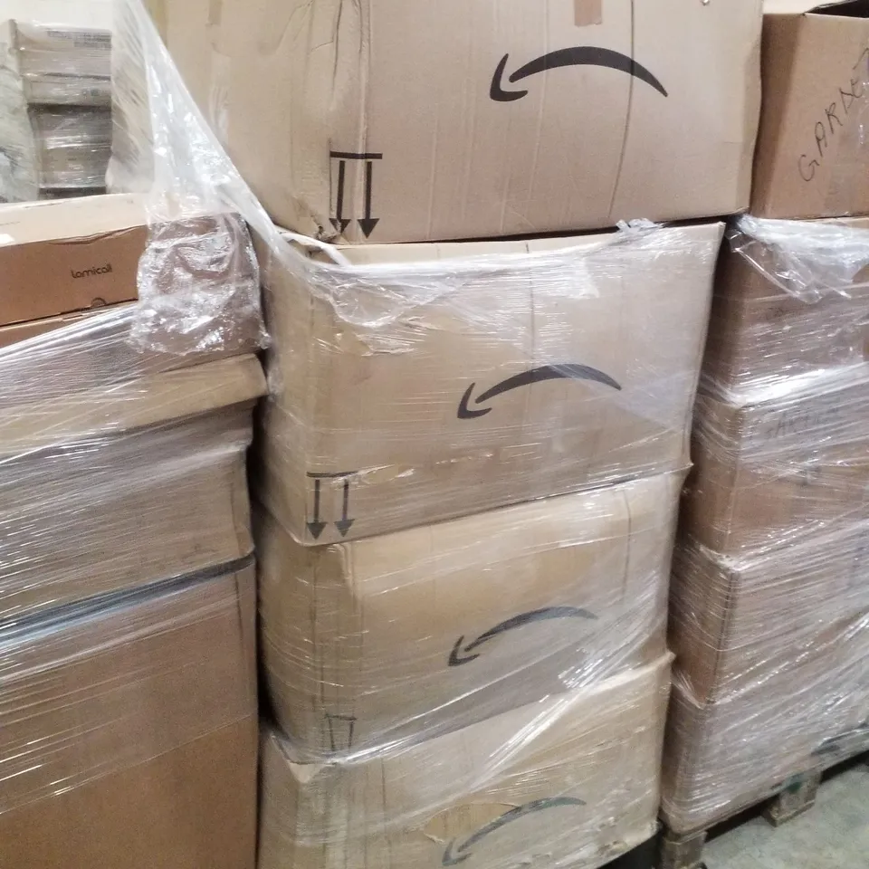 PALLET CONTAINING LARGE QUANTITY OF ASSORTED INSOLES
