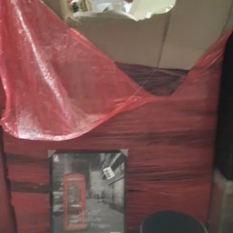 PALLET OF ASSORTED HOUSEHOLD GOODS AND PRODUCTS TO INCLUDE;PHOTO FRAME,PLANT POT,COLLAPSIBLE WAGON