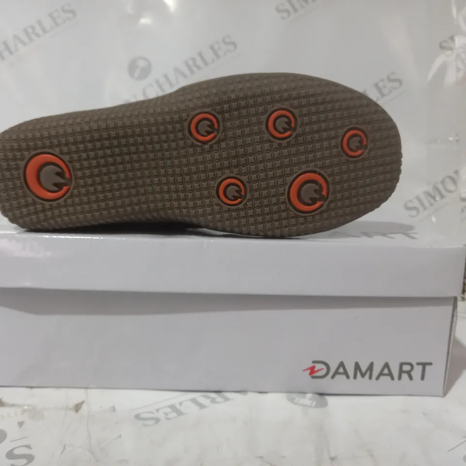 BOXED PAIR OF DAMART BOOTS IN NAVY SIZE 3