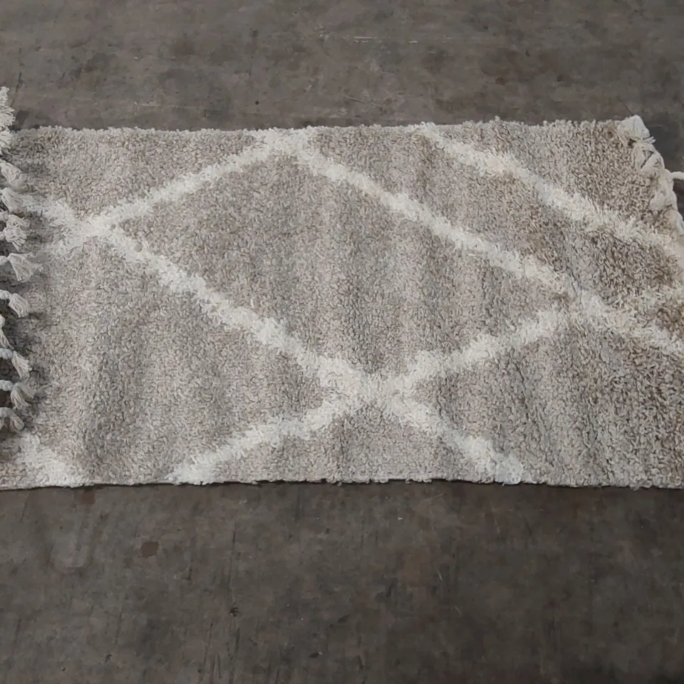 BRAND NEW BAGGED PACO HOME HELSINKI RUG - 150 x 80cm