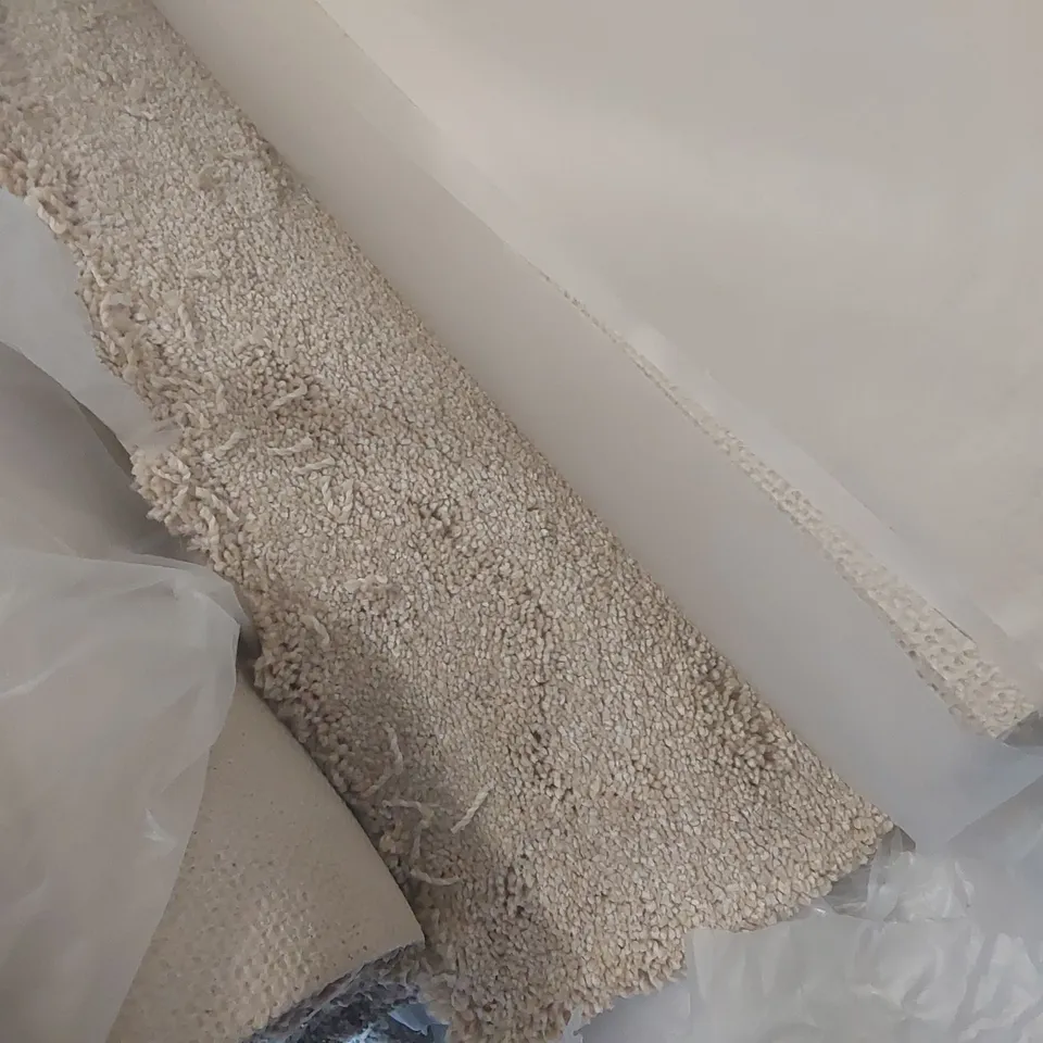 ROLL OF QUALITY FIRST IMPRESSIONS CLEAN CUT CARPET - APPROXIMATELY 2 x 5m