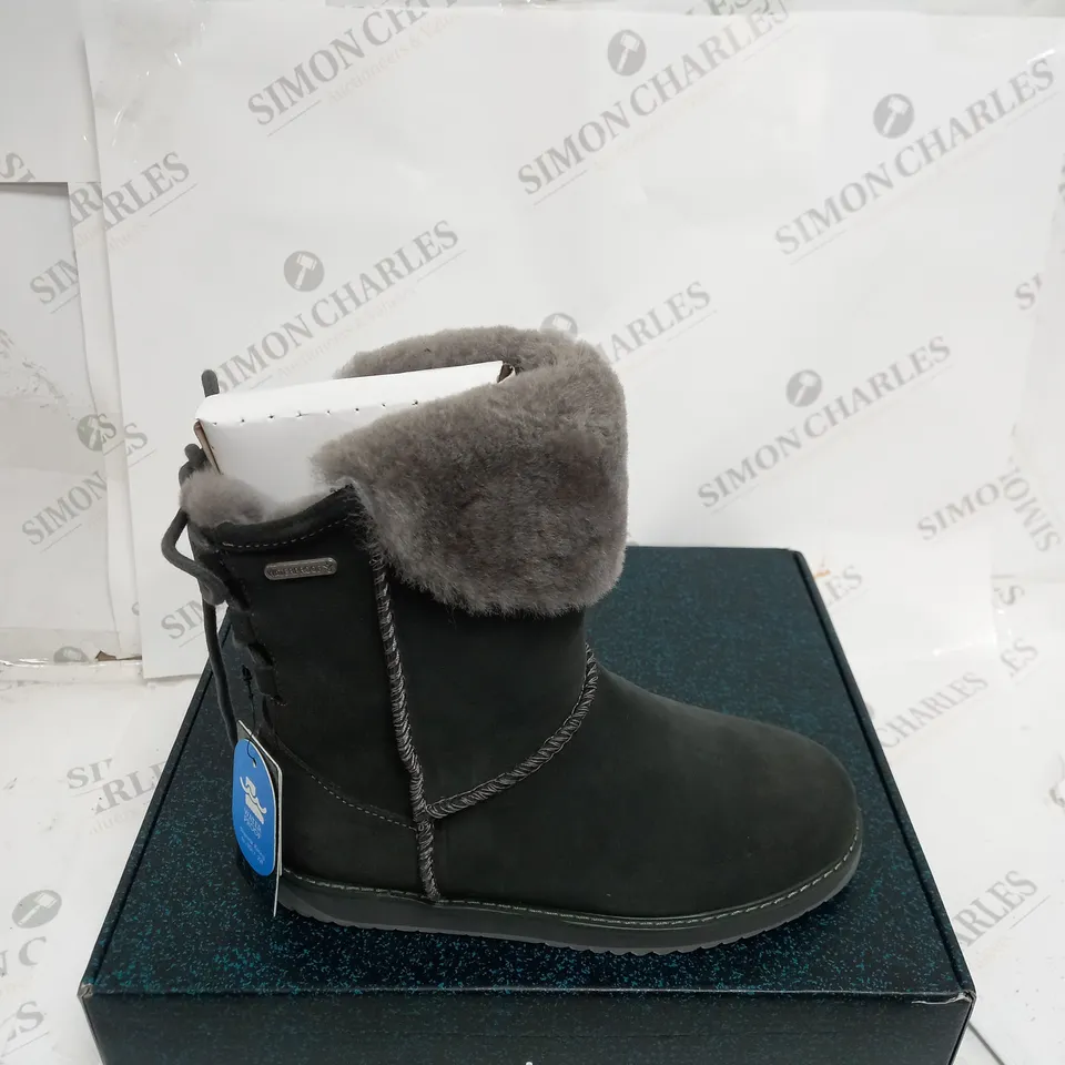 EMU BIRDWOOD BOOTS SIZE 4