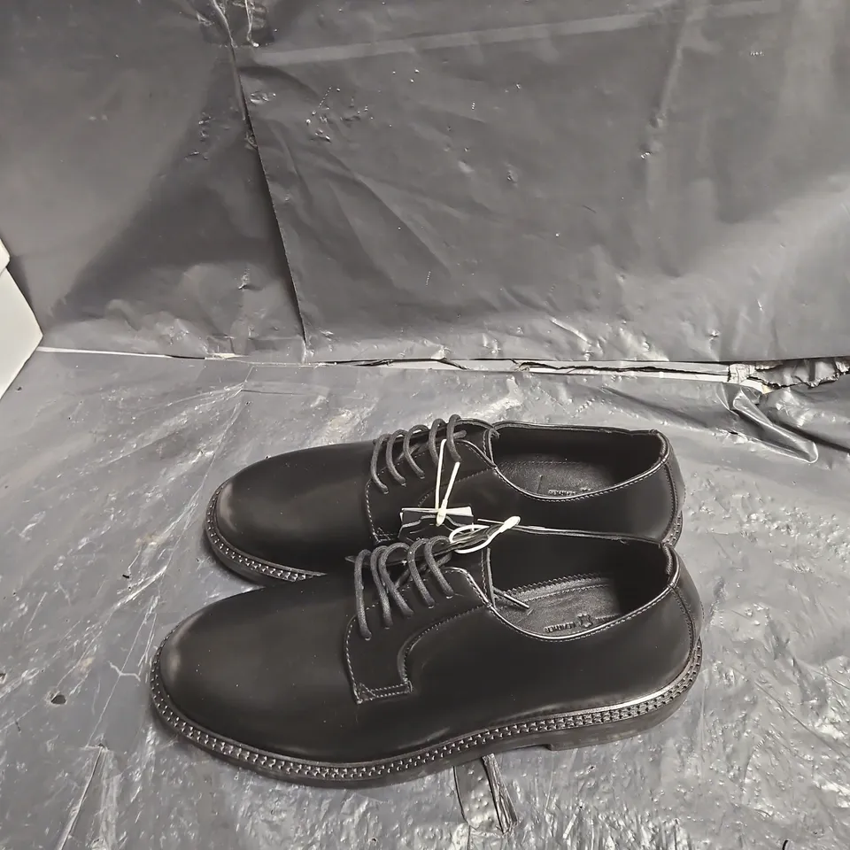 AUTOGRAPH BLACK LEATHER DERBY SHOES – UK 8 (AUS/NZ 8, US 9) – STANDARD FIT