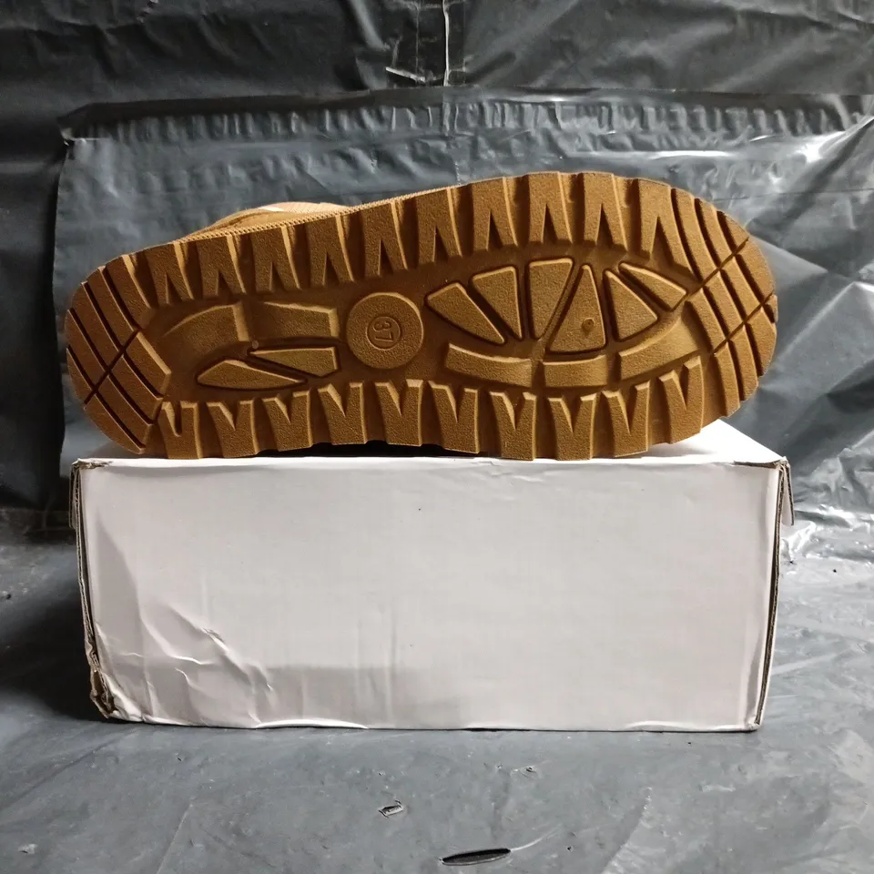 BOXED PAIR OF UGG SHOES IN CAMEL SIZE EU 37