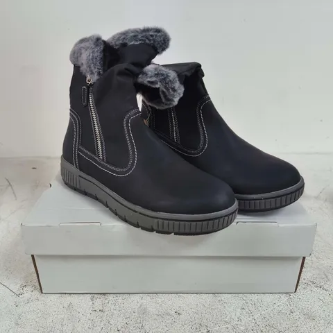 JO & JOE JADE BLACK PU BOOTS - 7