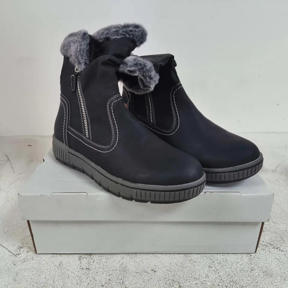 JO & JOE JADE BLACK PU BOOTS - 7