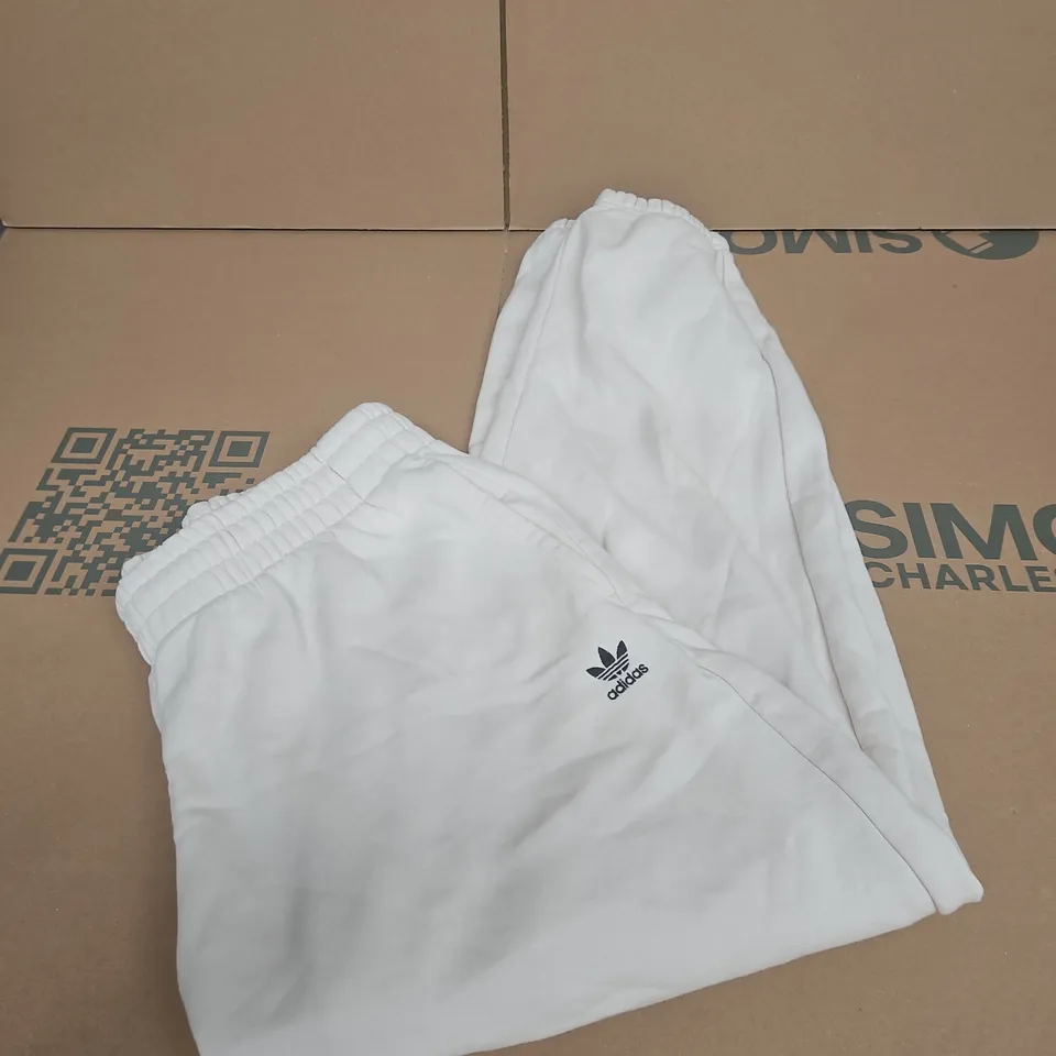 ADIDAS CREAM CUFFED JOGGERS SIZE XL