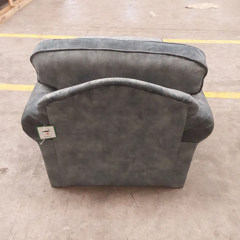 QUALITY DESIGNER VELVET ARMCHAIR LOUNGER