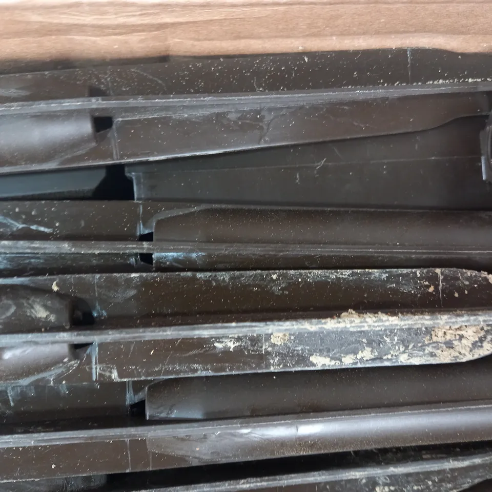 RAISED GARDEN BED SIZE: 120 X 120CM, BROWN