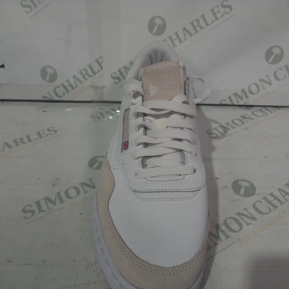 BOXED PAIR OF REEBOK COURT PEAK TENNIS SHOES IN WHITE UK SIZE 8.5