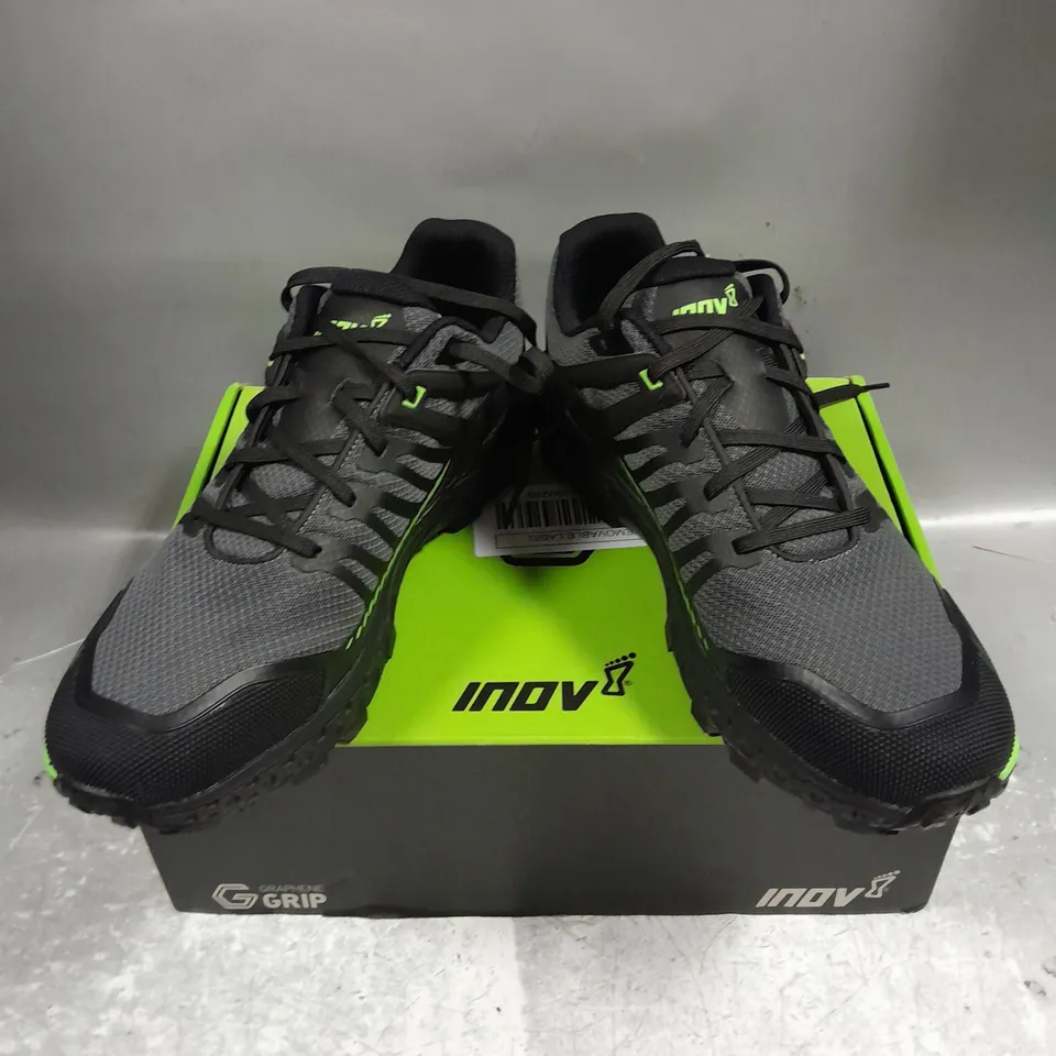 BOXED PAIR OF INOV ROCLITE ULTRA G 320 TRAINERS IN BLACK/GREEN SIZE MENS UK 10.5