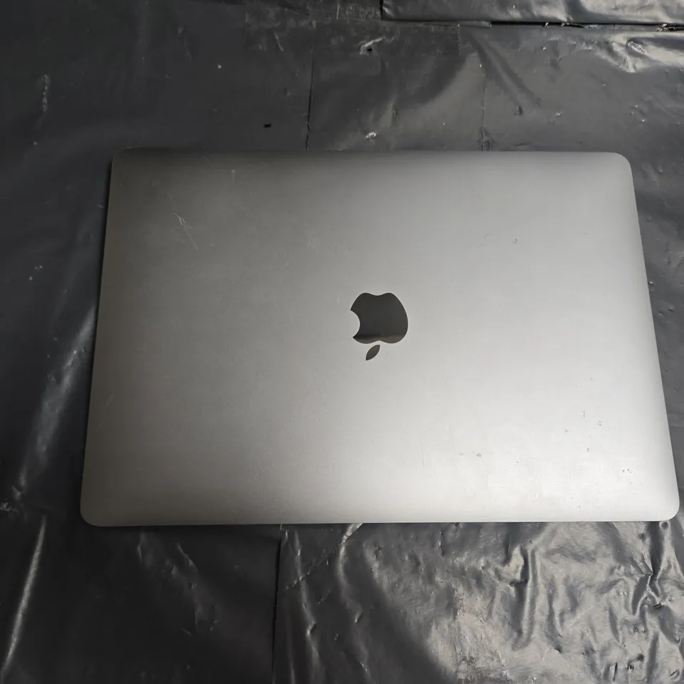 APPLE MACBOOK AIR (13", 2018)