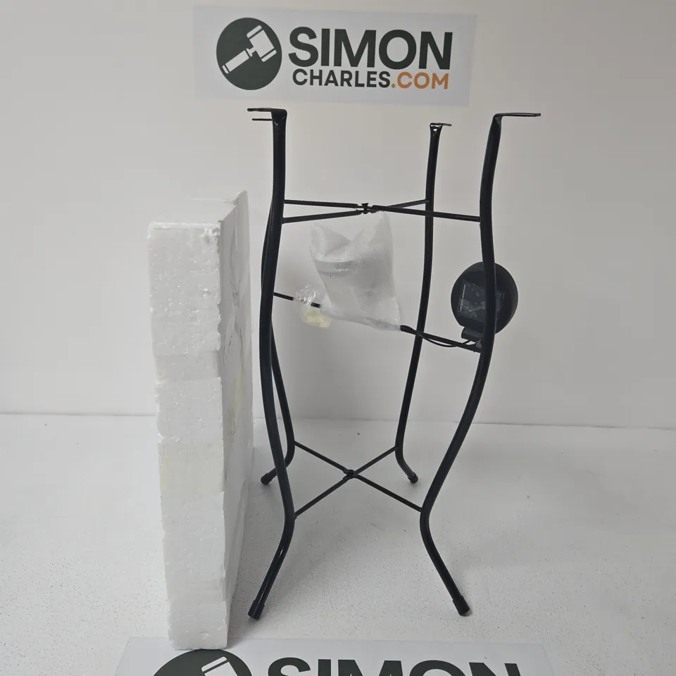 BLACK METAL SIDE TABLE