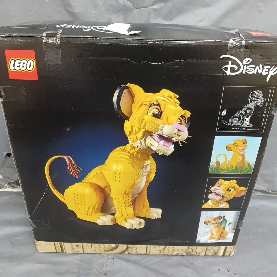 DISNEY YOUNG SIMBA THE LION KING SET 43247