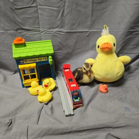 APPROXIMATELY 15 ASSORTED TOYS & GAMES PRODUCTS TO INCLUDE LEGO, TOY DUCKS, VILLAGE VET TOY, ETC