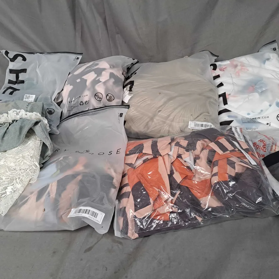 BOX OF ASSORTED CLOTHING ITEMS IN VARIOUS COLOURS, SIZES AND STYLES