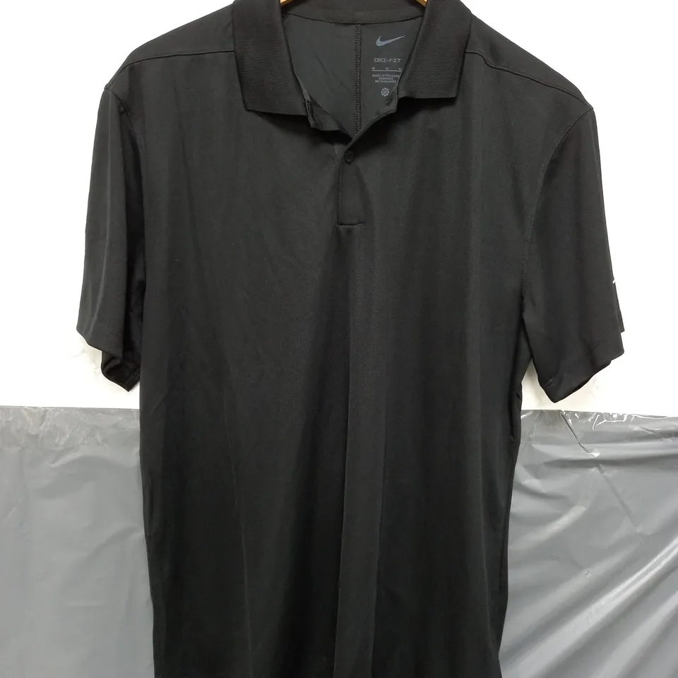 NIKE BUTTON COLLAR SHIRT IN BLACK - MEDIUM
