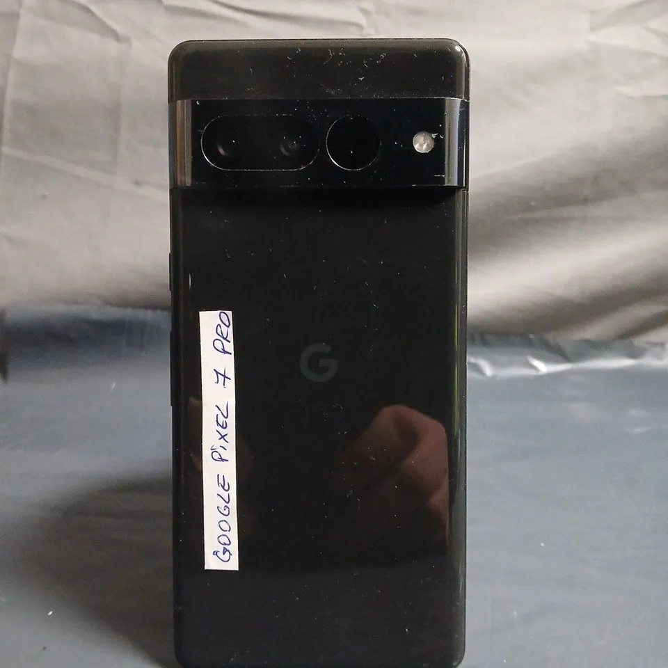 GOOGLE PIXEL 7 PRO – BLACK SMARTPHONE