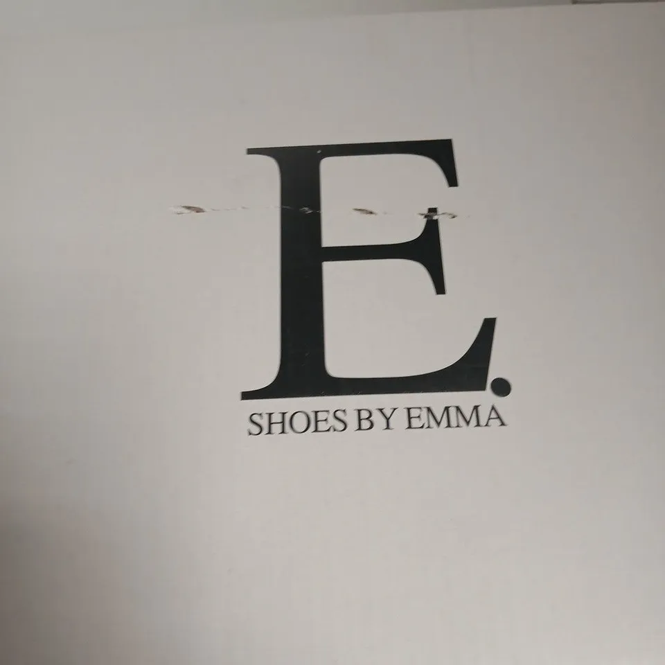E. SHOES BY EMMA SHOREDITCH BEIGE WOMEN'S SNEAKERS – UK 4