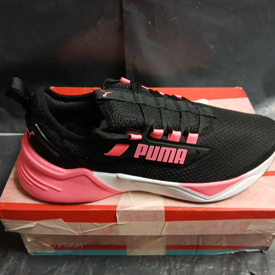 BOXED PAIR OF PUMA WOMEN'S TRAINERS – UK SIZE 5