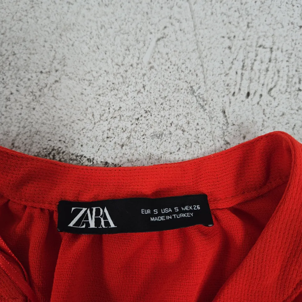 ZARA RED WOMEN'S TOP WITH METAL PENDANT DETAIL – UK S (EU S) MADE IN TURKEY