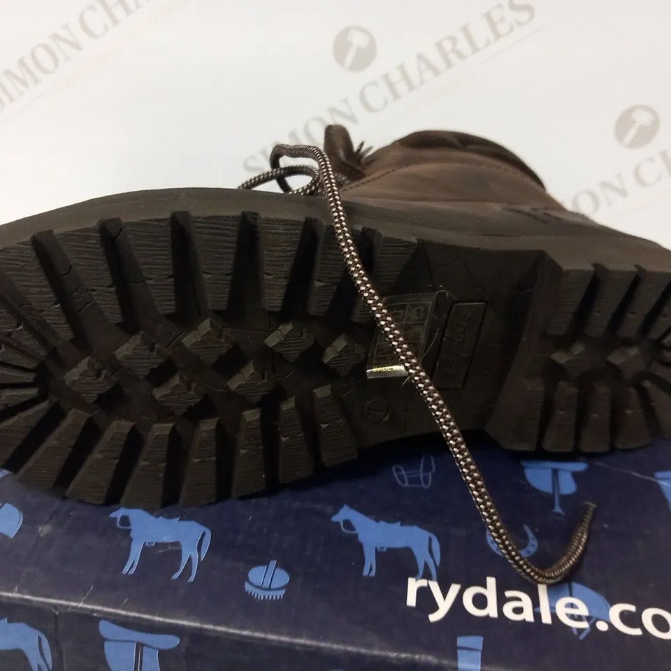 BOXED RYDALE KILBURN II LACE UP BOOT WAXY BOWN SIZE 7